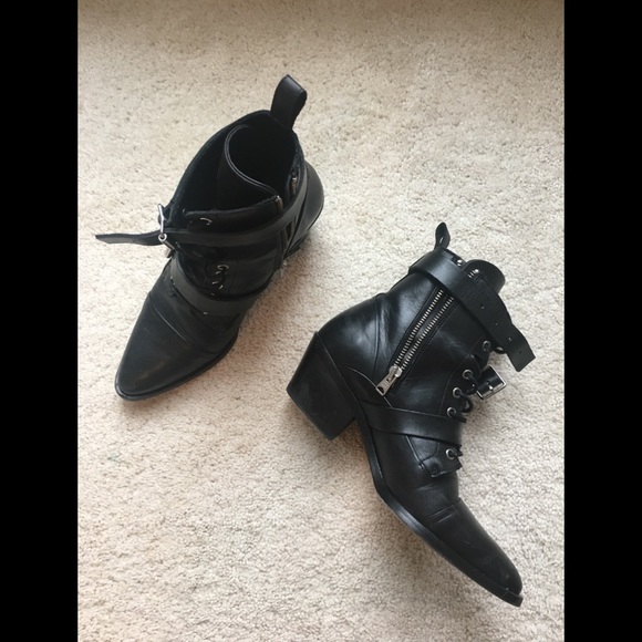 sorel tall snow boots